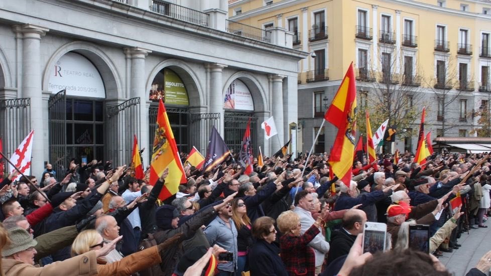 This image has an empty alt attribute; its file name is Spain-fascism.jpg